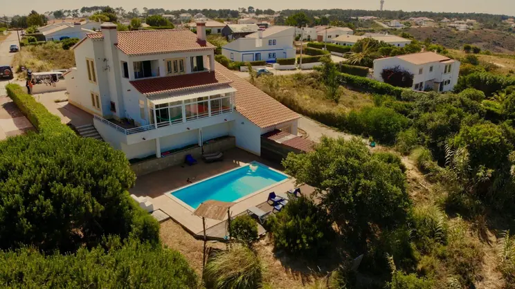 BASECAMP: MAYLA SURF HOUSE - zdjęcie 1