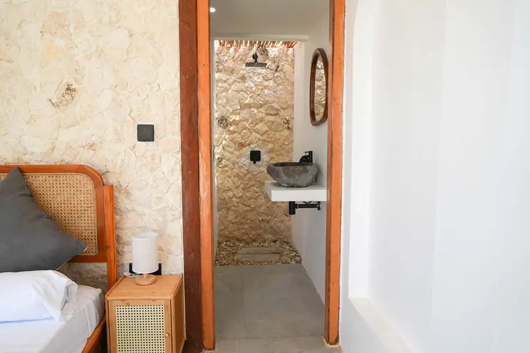 BASECAMP: OMBARA RESORT - zdjęcie 4
